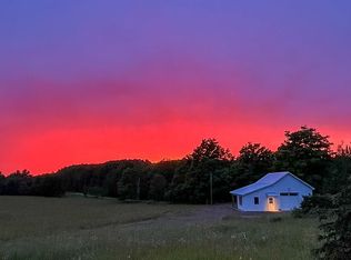 5610 Division Rd, Harbor Springs, MI 49740