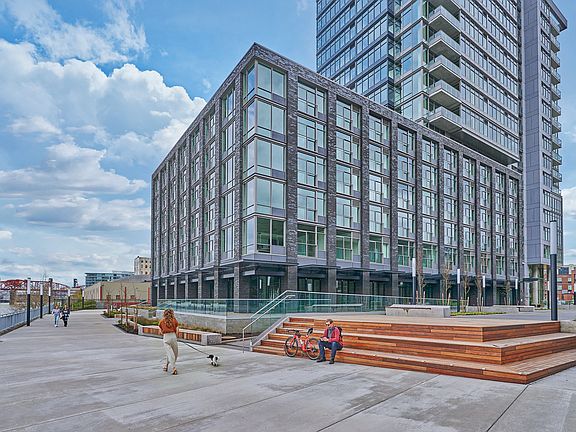 5th image of 1550 NW Naito Pkwy #4707029