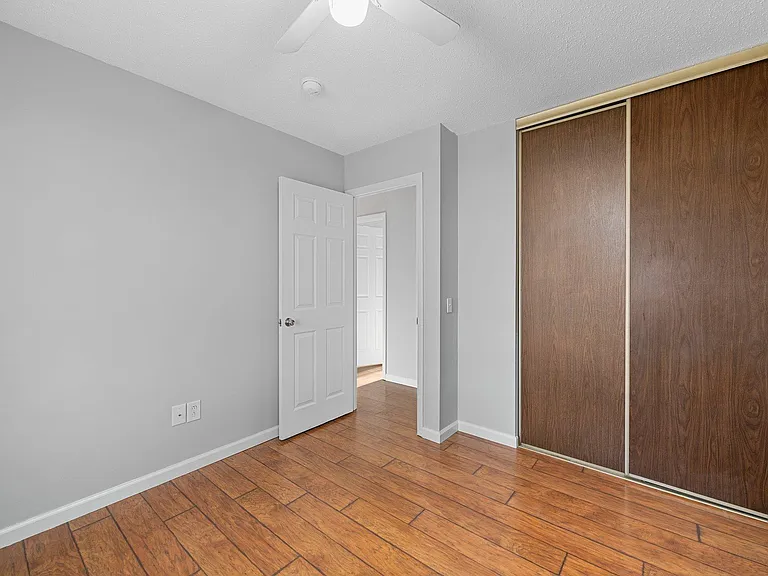 1118 Twistedoak Ct — Photo 24