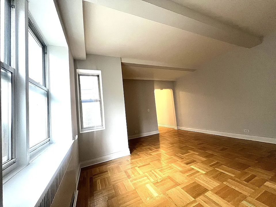 2nd image of 2643 Sedgwick Ave #20