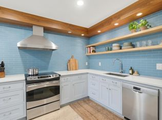 4360 Brookside Ct APT 211, Edina, MN 55436