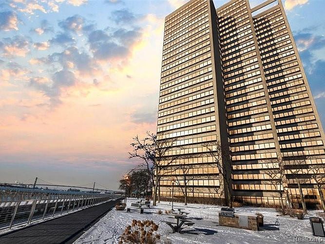 1st image of 300 Riverfront Dr #24-F-24F