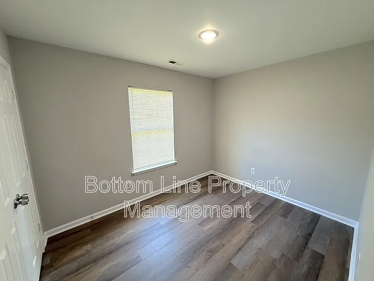 5211 Windy Valley Dr — Photo 9