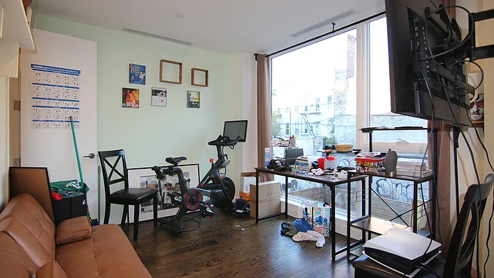 Rented by Nooklyn NYC LLC | media 43