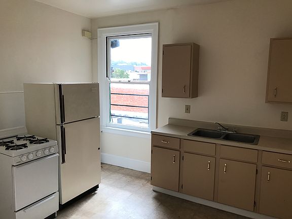 2nd image of 4137 Hamilton Ave #5