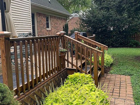 4th image of 2599 W Park Dr