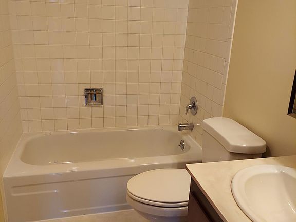 5th image of 18520 8th Ave NW #205
