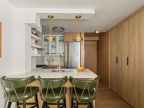5th image of 31 Jane St APT 6F