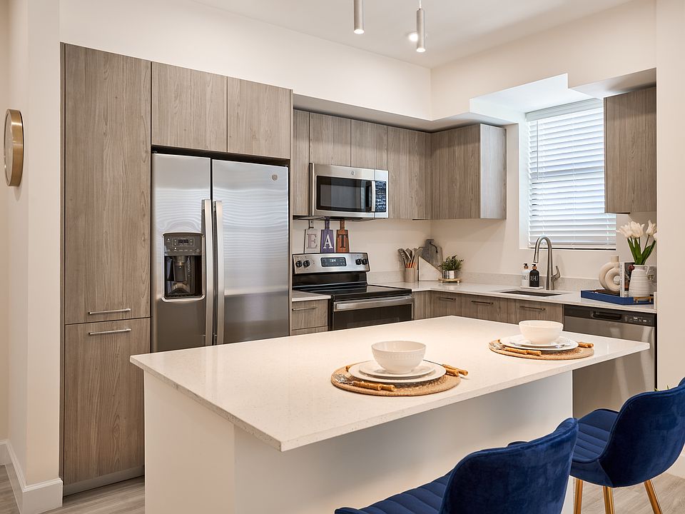 2nd image of 4030 W 88th St #2