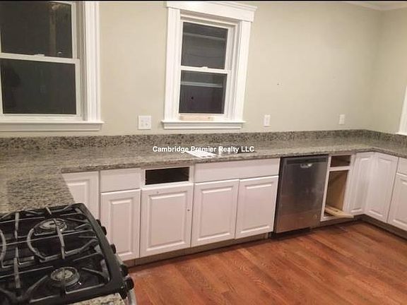 5th image of 111 North St #1