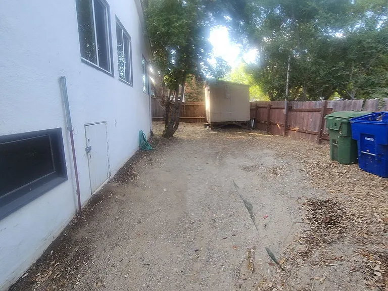 1690 Phillips Ln — Photo 26