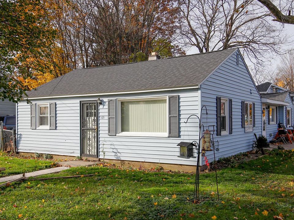 521 Cedar-101