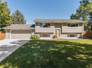 11875 Silverod St NW, Coon Rapids, MN 55433