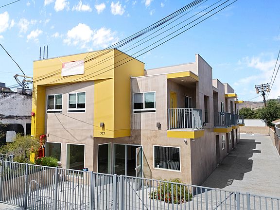 2nd image of 217 W Avenue 37
