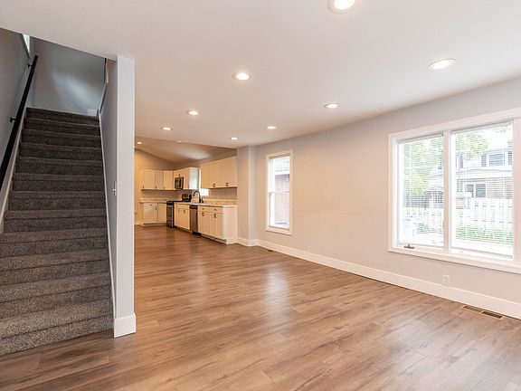 2nd image of 204 Jones St