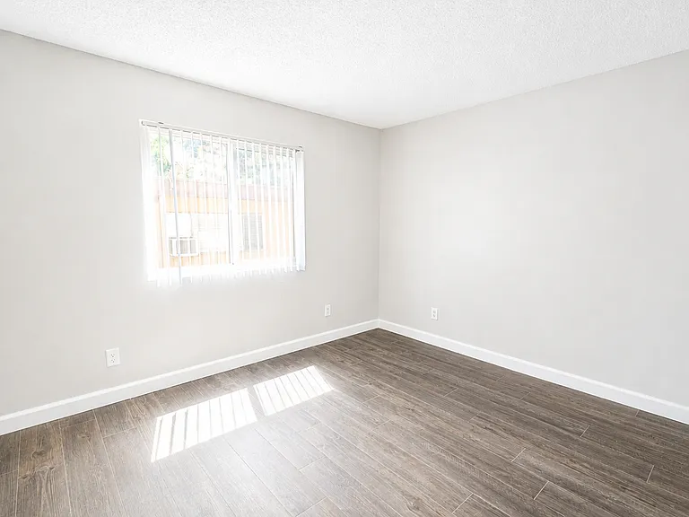 277 S Avenue 52 #1 — Photo 14