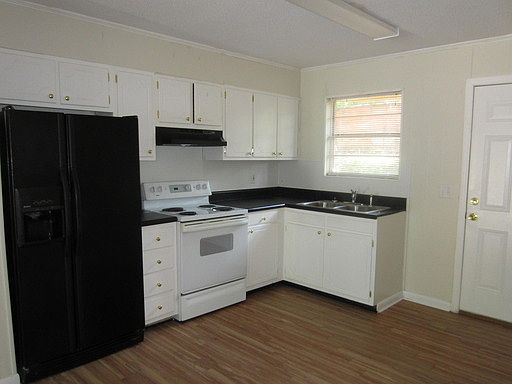 1st image of 106 Lankford Cir APT A