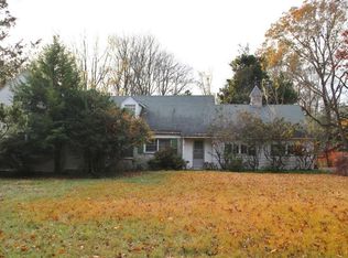 490 Scofieldtown Rd, Stamford, CT 06903