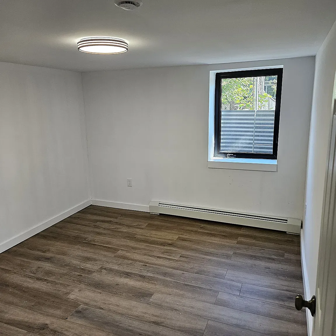 3 bed, 840 sqft, $1,800 — Photo 2