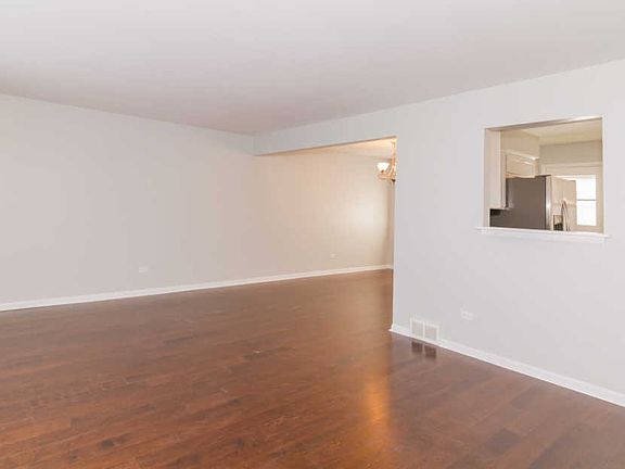 2nd image of 16838 School St