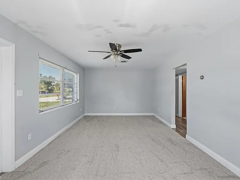 4220 Deleon St — Photo 15