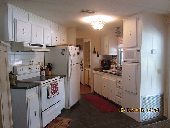 2nd image of 11 Pine Ln