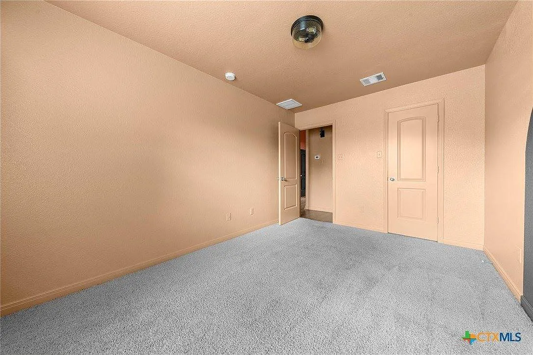 3 bed, 1841 sqft, $1,700 — Photo 4