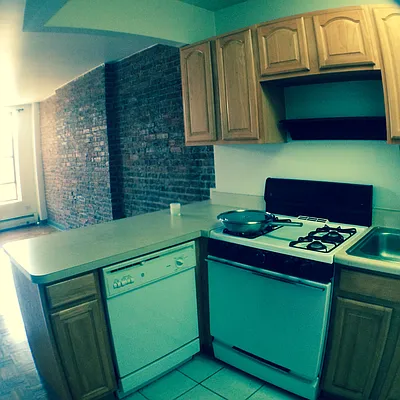 Rented by Uptown Property Group | media 17