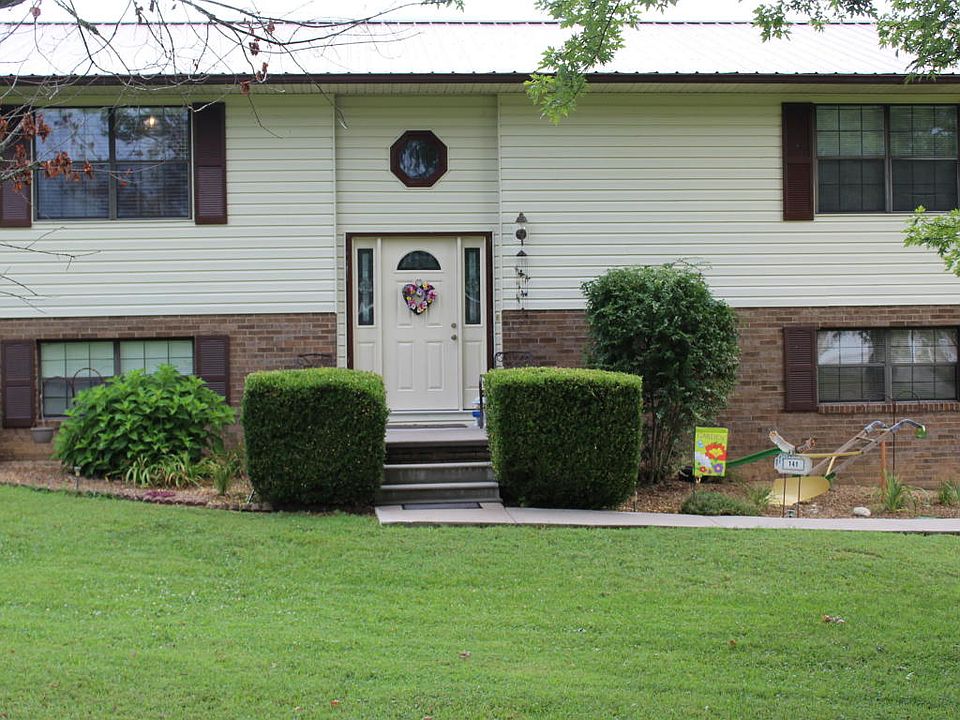 1st image of 141 Ruth St