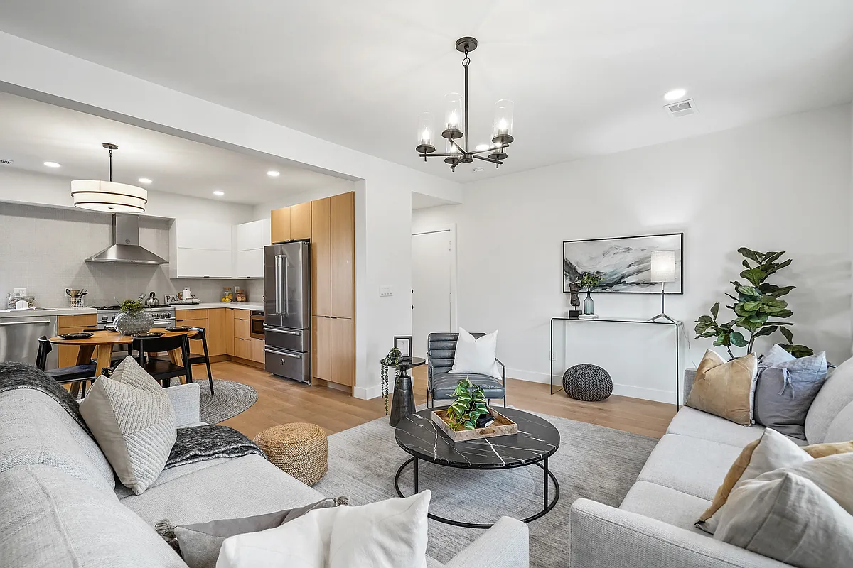 Building Photo - 437 Vermont St #437F