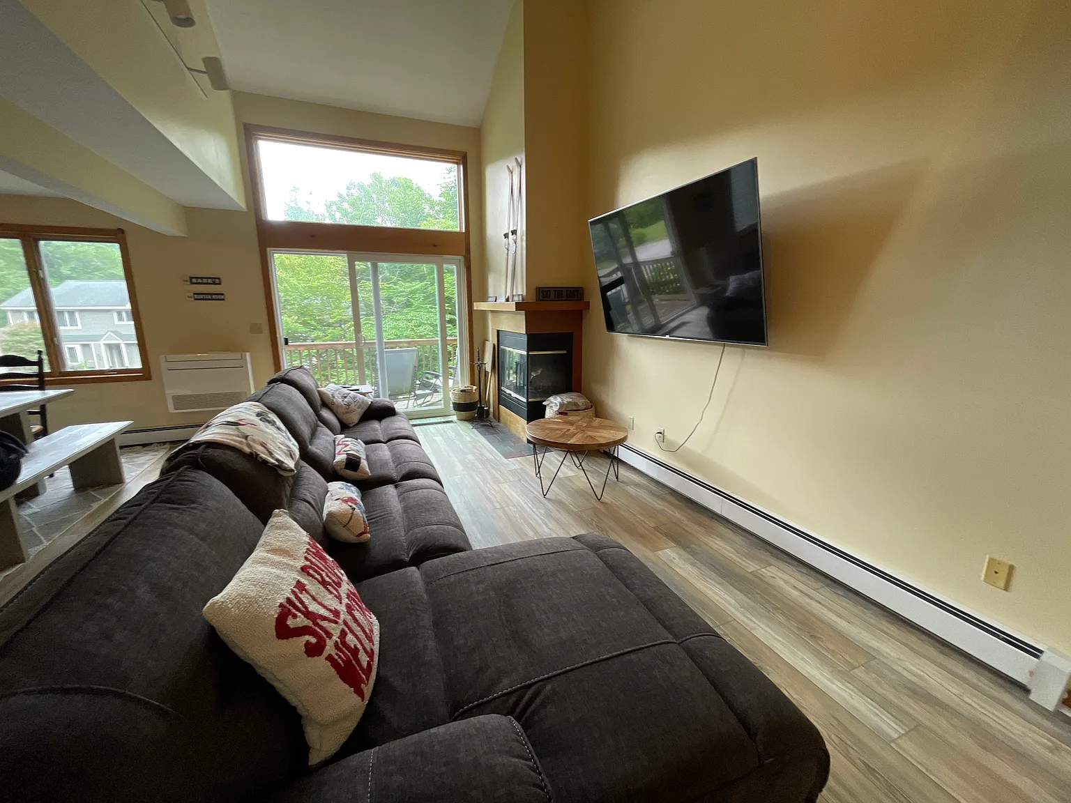 4 bed, 3.5 bath, 2170 sqft, $3,300 — Photo 3