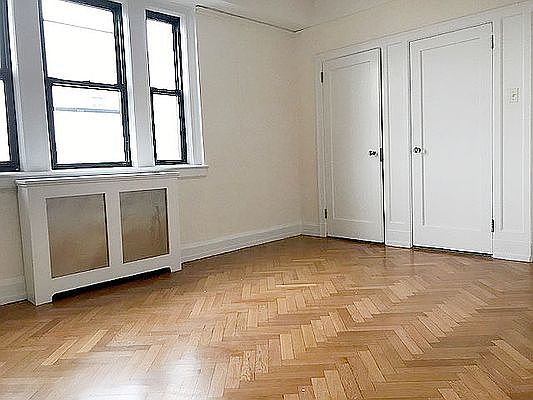 5th image of 37 W 72nd St APT 11E