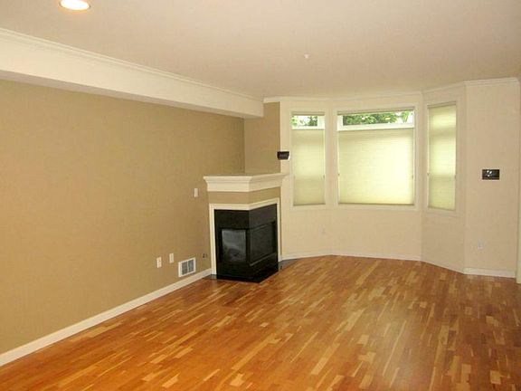 5th image of 102 State St S APT 104W