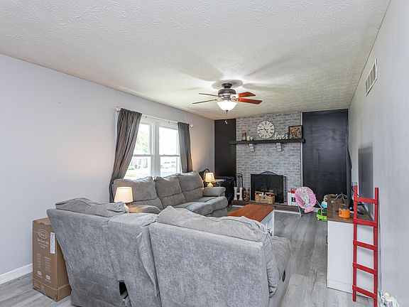 5th image of 113 Oakwood Dr
