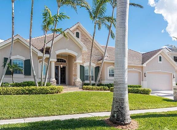 2nd image of 961 Hyacinth Ct