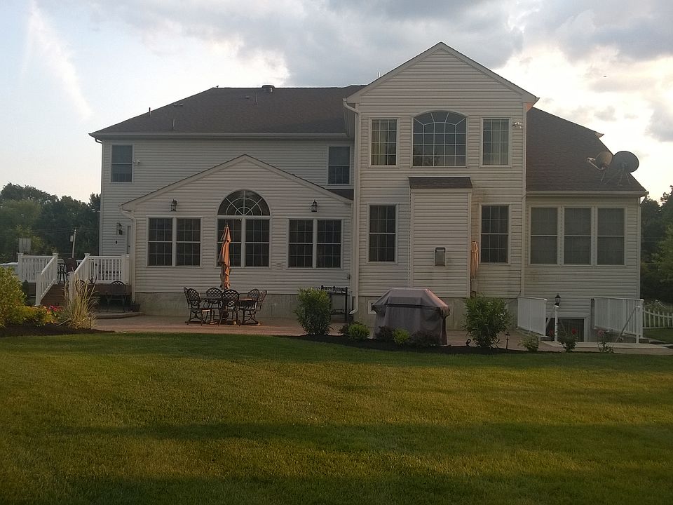 2nd image of 7 Julia Ct