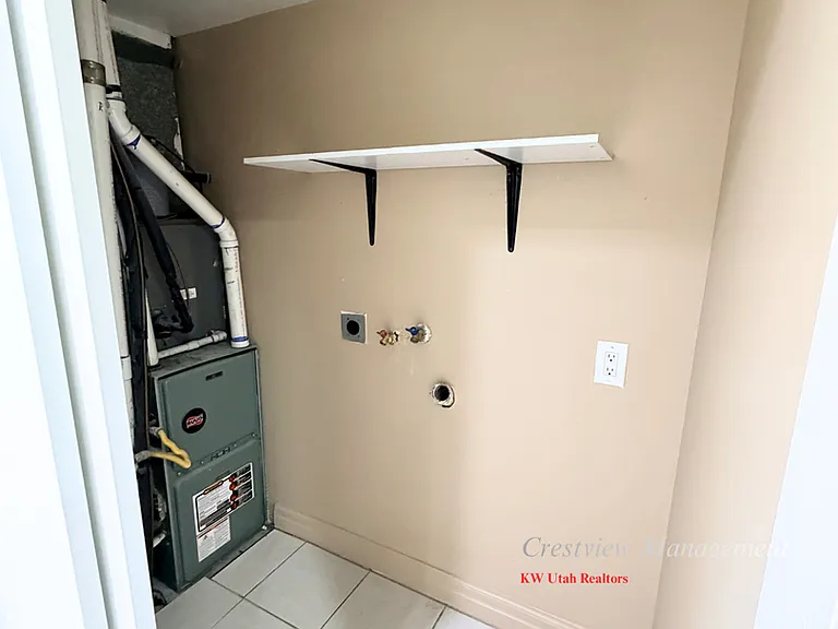 Washington Terrace 8-Plex — Photo 21