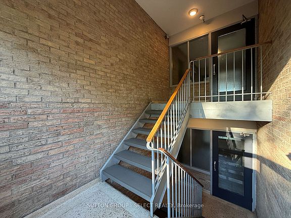 3rd image of 675 Wonderland Rd S #12