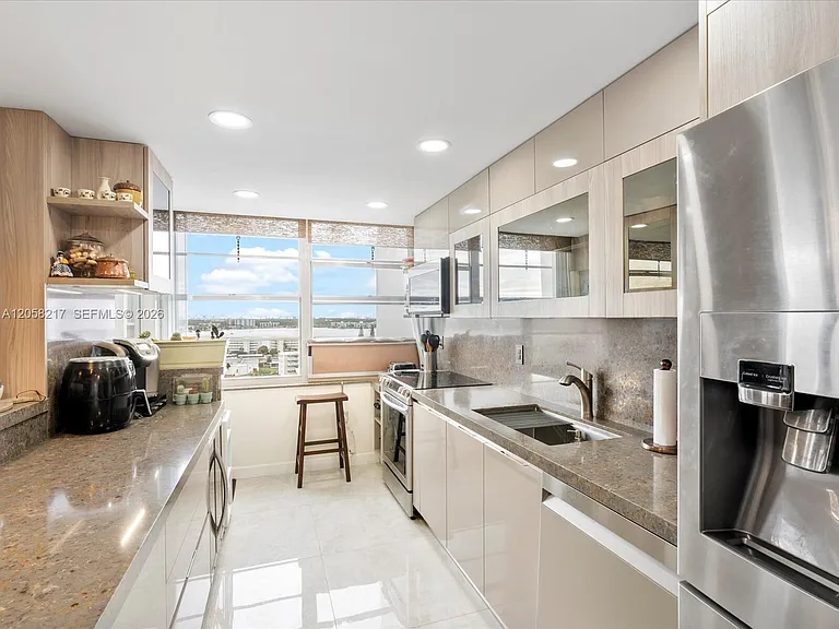 18071 Biscayne Blvd #1401 — Photo 13