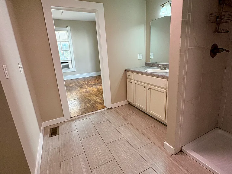 176 Main St — Photo 15