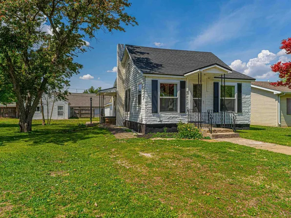 415 N Adams St, Lincoln, IL 62656