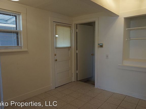 5th image of 11 NE 55th Ave