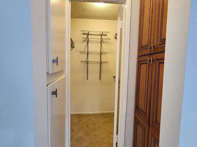 12340 Rochester Ave — Photo 32
