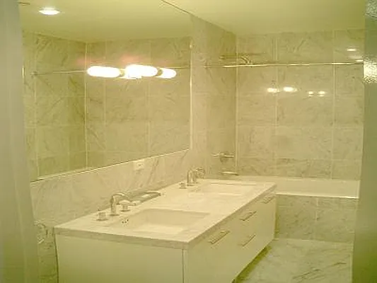 Rented by Bond New York | media 38