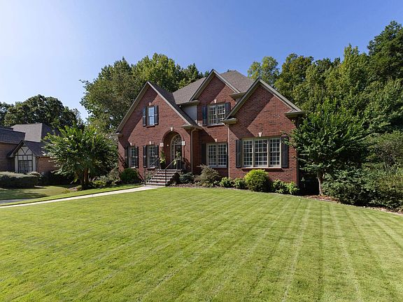3rd image of 4064 Milner Way