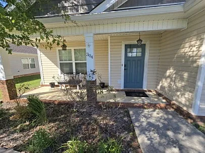 3 bed, 2.0 bath, 1465 sqft, $2,000 — Photo 2