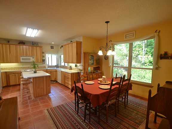 5th image of 120 Wyoming Dr