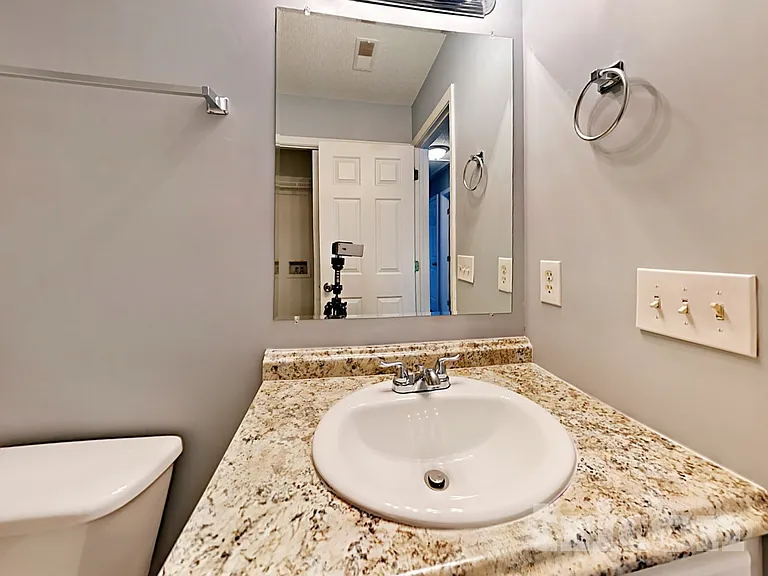 120 Oakbrook Village Rd — Photo 14
