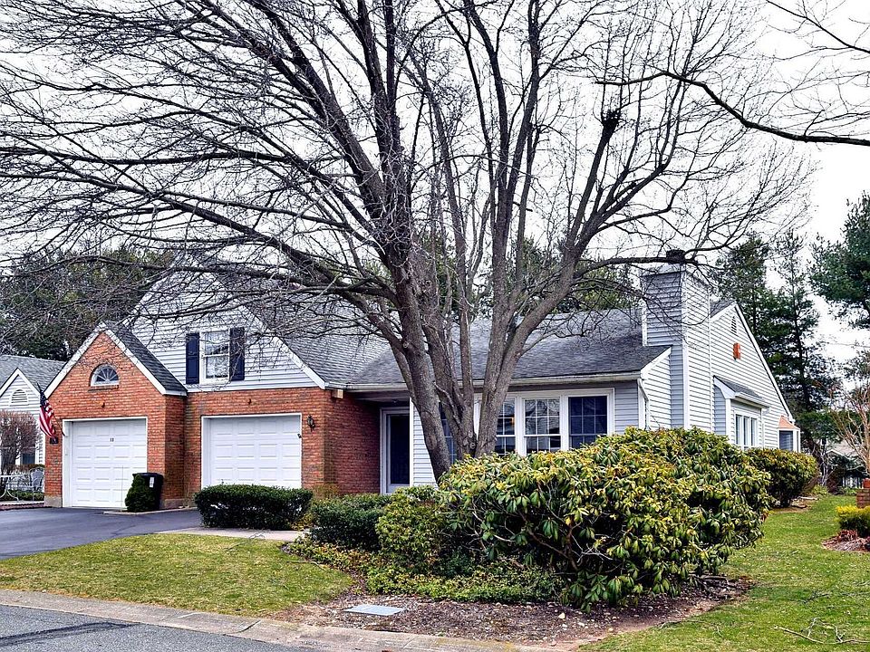 1st image of 11 Standish Dr