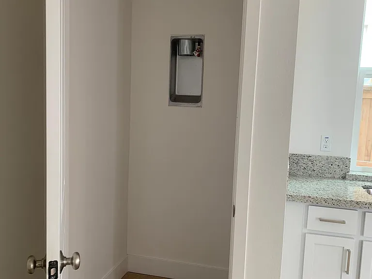 1356 N Capri Ln — Photo 3